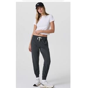 Vuori Performance Jogger in Charcoal Heather XL